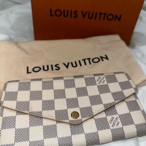 Louis Vuitton Damier Azur Wallet - Cream and Gray